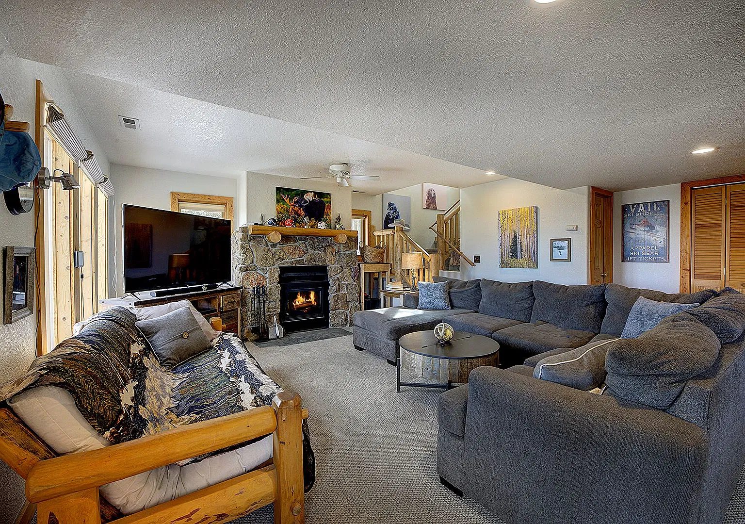 Fully furnished mountain home with amazing view — Photo 4
