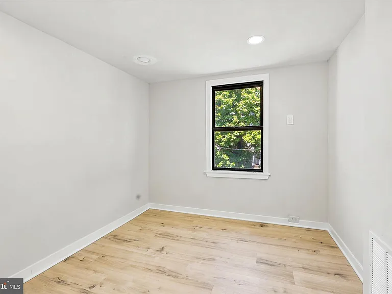 269 Monroe St — Photo 25