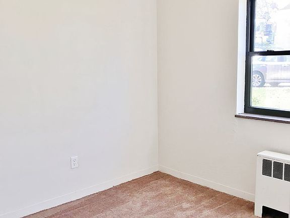 5th image of 824 Perry Hwy #10745073
