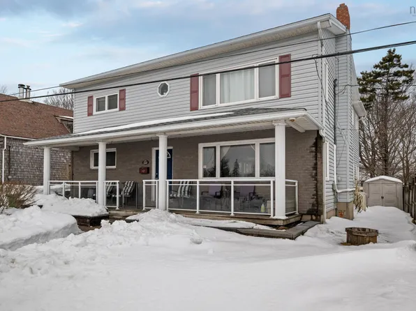 121 School Ave, Halifax, NS B3N 2E1