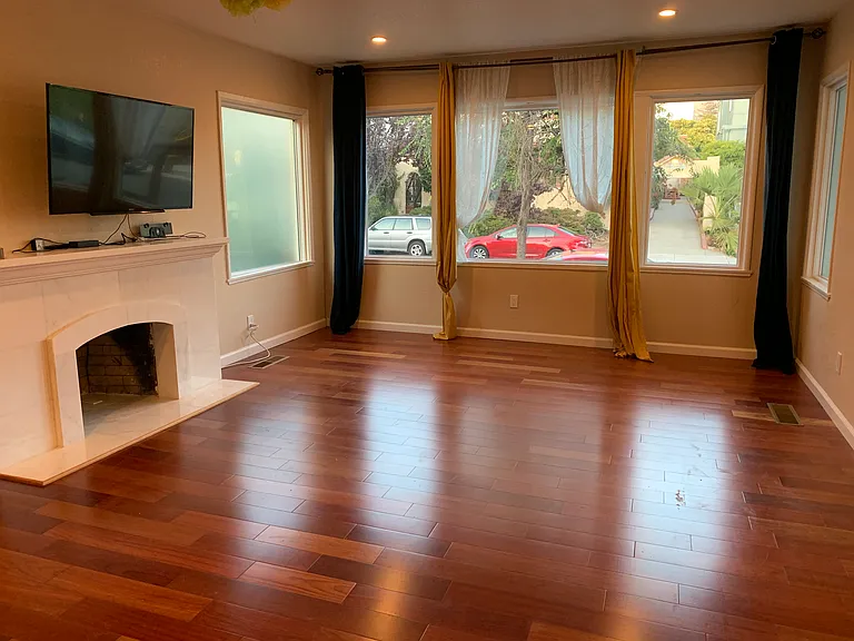 1634 Walnut St — Photo 9