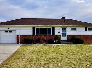 2465 Dentzler Rd, Parma, OH 44134