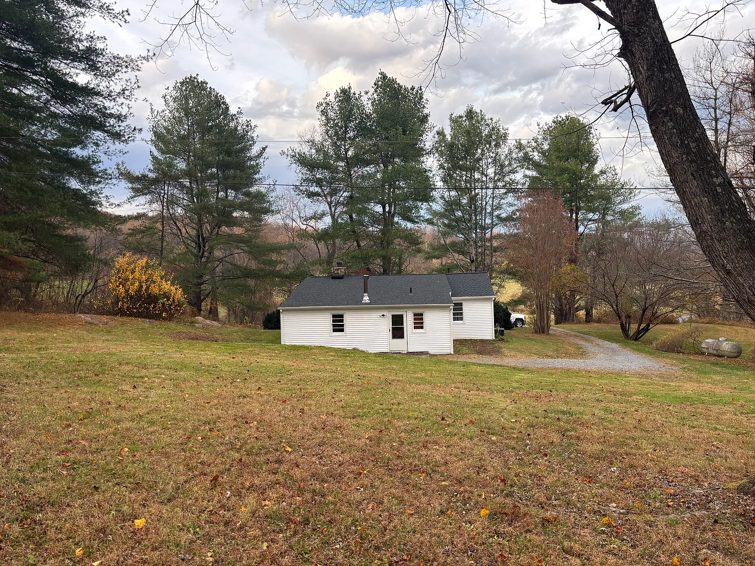 69 Bronson Ln — Photo 2
