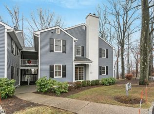 40 Countryside Dr, Basking Ridge, NJ 07920