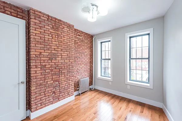 Rented by Nooklyn NYC LLC | media 53