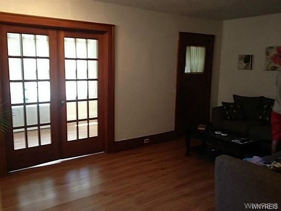 3rd image of 168 Stillwell Ave