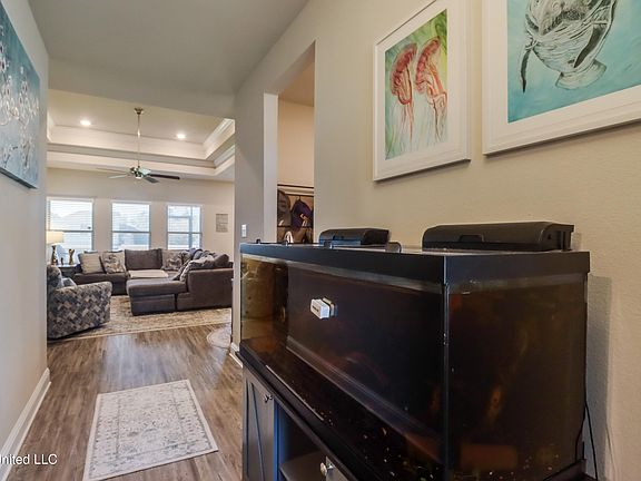 4th image of 9356 Goldfinch Ct