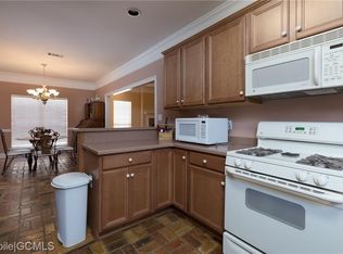 5556 Fairfield Pl, Mobile, AL 36609