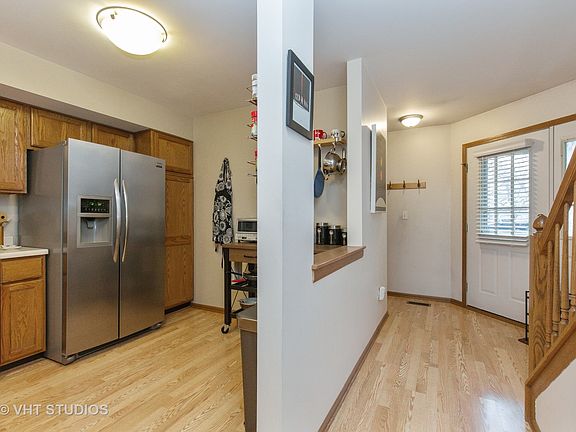 2nd image of 1866 Grove Ave #1866