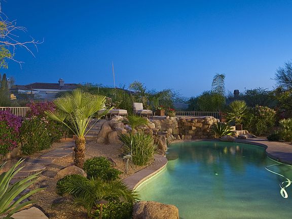Private Resort Yard