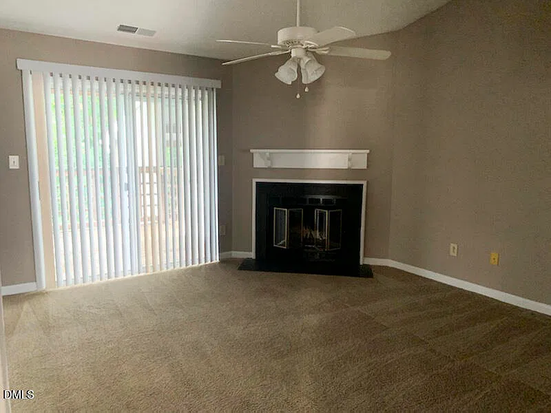 2 bed, 1.5 bath, 968 sqft, $1,475 — Photo 3