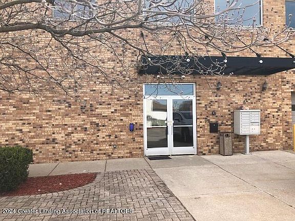 3rd image of 1114 S Washington Ave #3