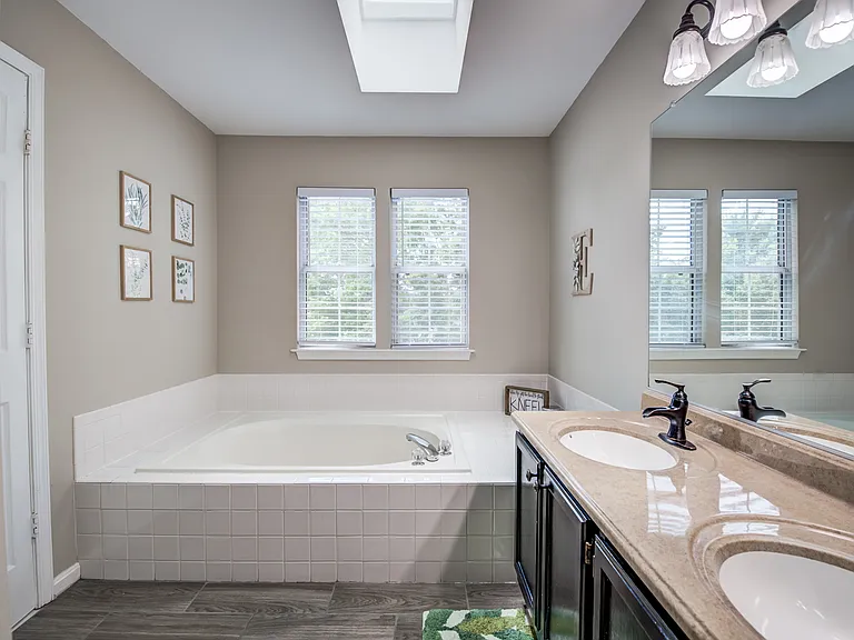 15744 Beau Ridge Dr — Photo 28