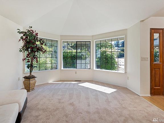 3rd image of 12925 Avante Dr NW