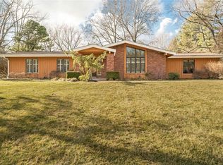 14 Ridge Crest Dr, Chesterfield, MO 63017