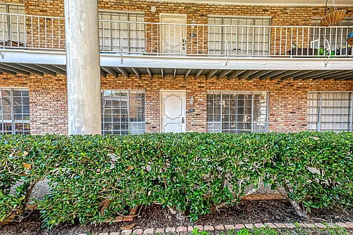 2101 Fountain View Dr Photo 1