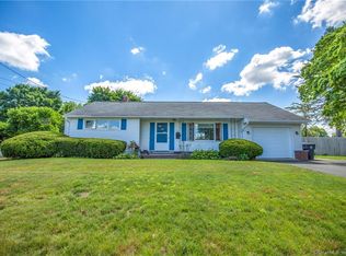 16 Holiday Ln, Enfield, CT 06082