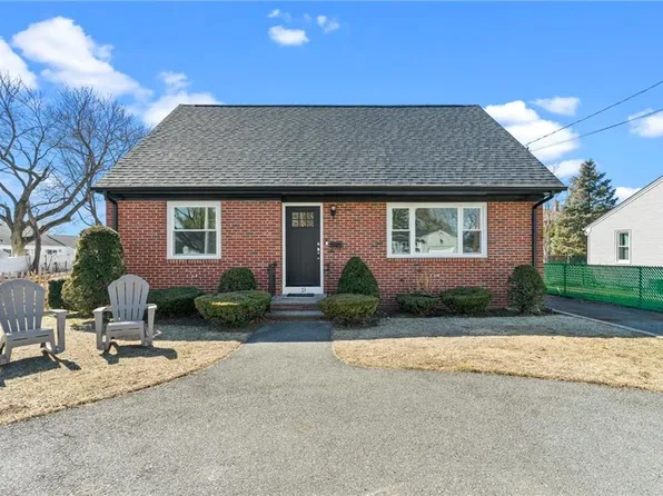 23 Koster St, Cranston, RI 02910