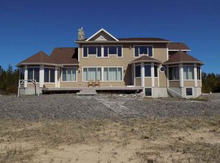 1253 W Lakeshore Dr, Manistique, MI 49854