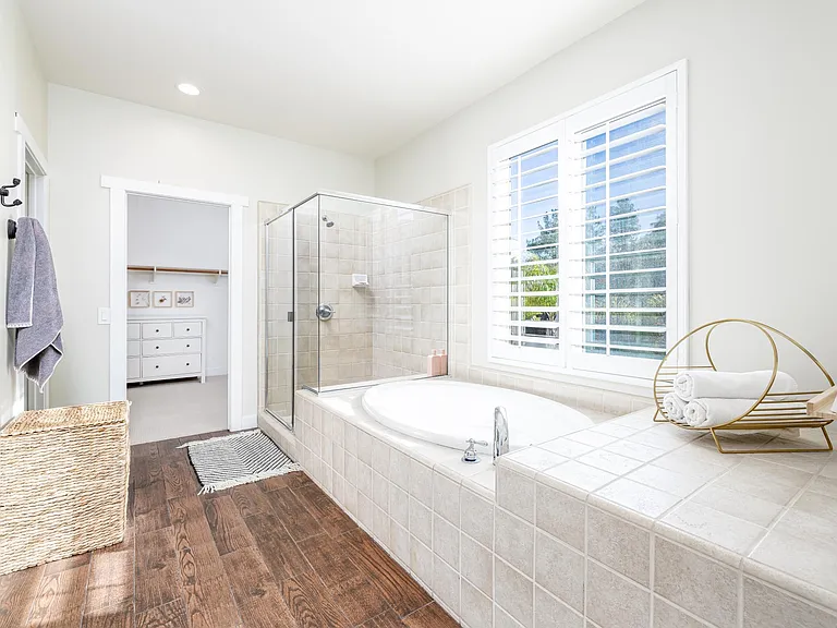 28080 Hayward Dr — Photo 18