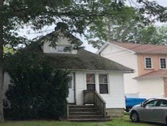 2nd image of 578 W Seaman Ave