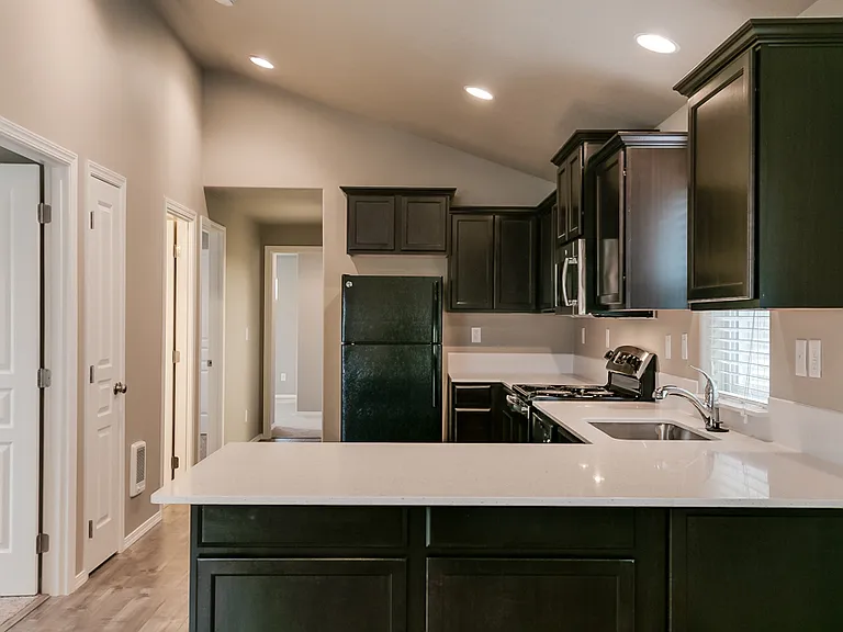 981 N Pacific Hwy #99 — Photo 4