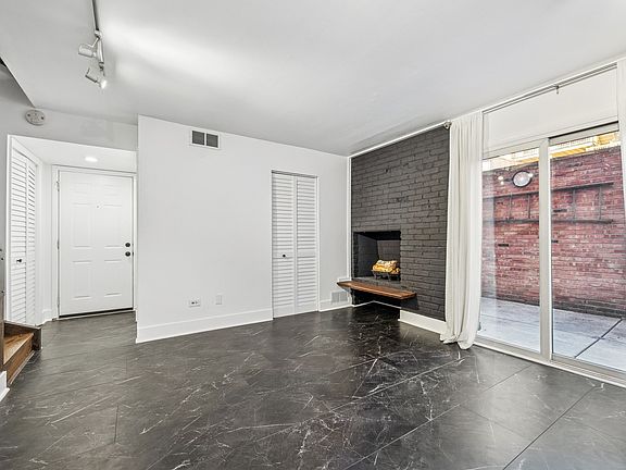 3rd image of 1848 N Hudson Ave #H