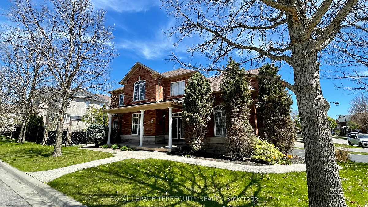 Building Photo - 2114 Helmsley Ave