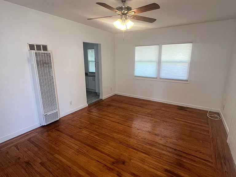 2161 Harding Ave #C — Photo 2