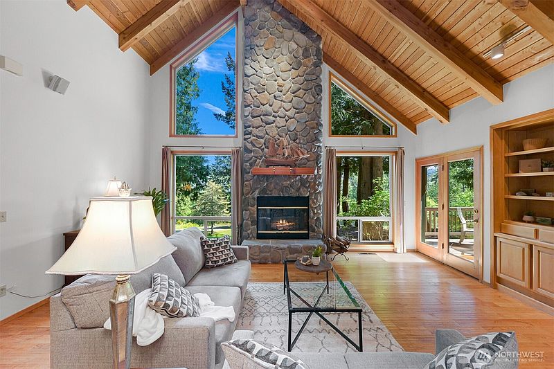 3rd image of 3337 Agate Heights Rd