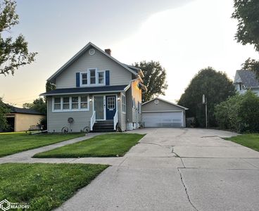 915 Elm St, Grinnell, IA, 50112