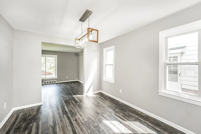 3 bed, 1.5 bath, 1669 sqft, $1,895 — Photo 4