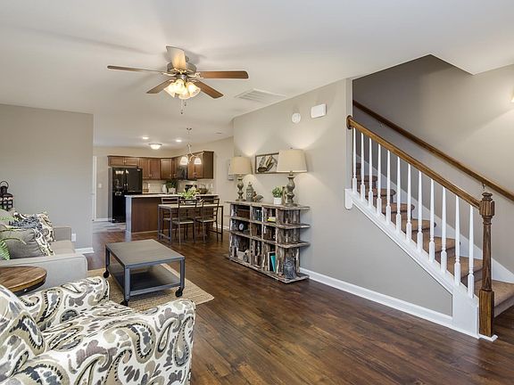 3rd image of 367 Sam Houston Cir