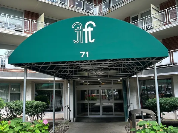 71 Strawberry Hill Avenue #320, Stamford, CT 06902