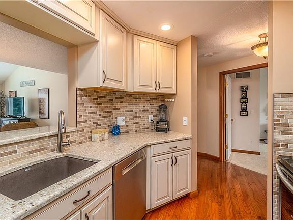 5th image of 1 Beacon Park APT D