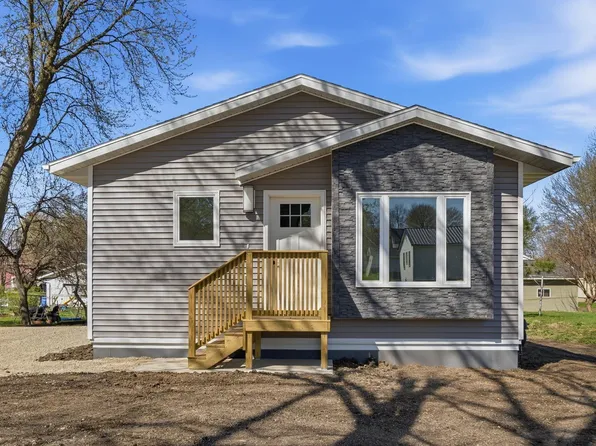 341 S Chestnut Ave, New Hampton, IA 50659