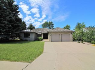 1404 14th St SW, Minot, ND 58701