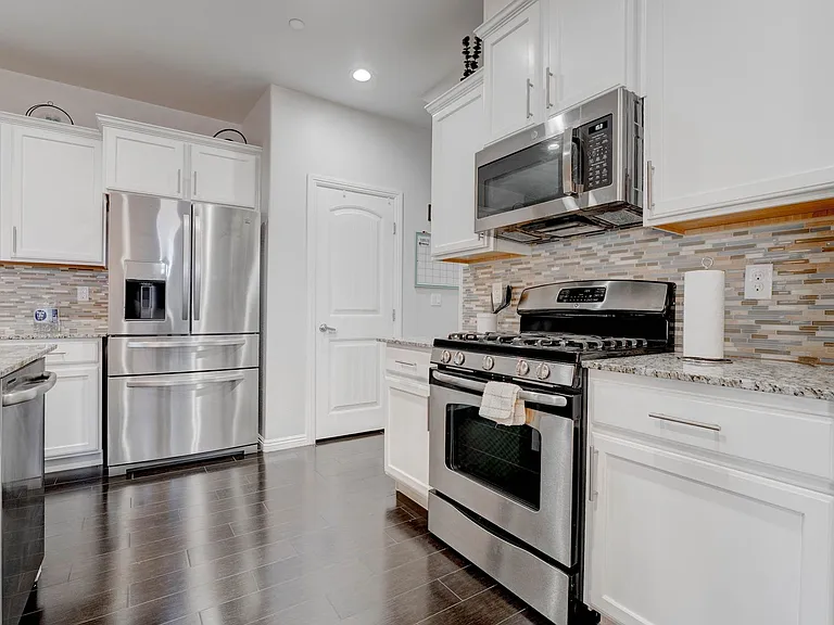 48 Jasmine Point St — Photo 8