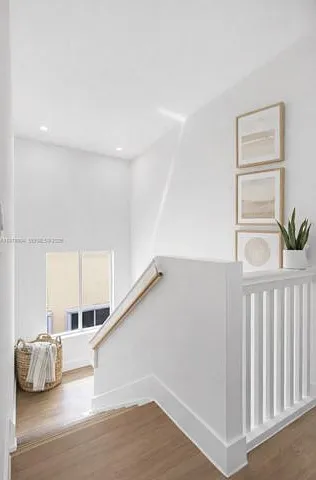 354 NE 35th Ave — Photo 13
