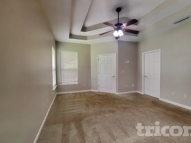 272 Silver Glen Ave — Photo 8