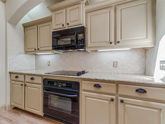 3rd image of 6212 Lake Way