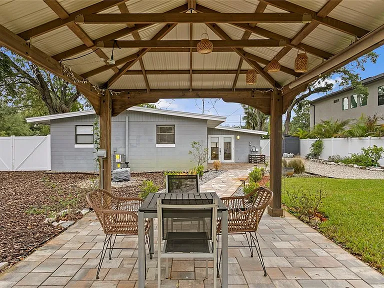 2407 S Lois Ave — Photo 48