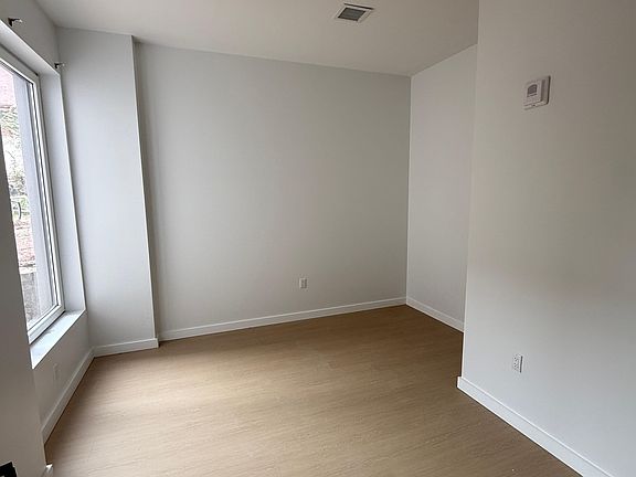 5th image of 74 Webster St #2A