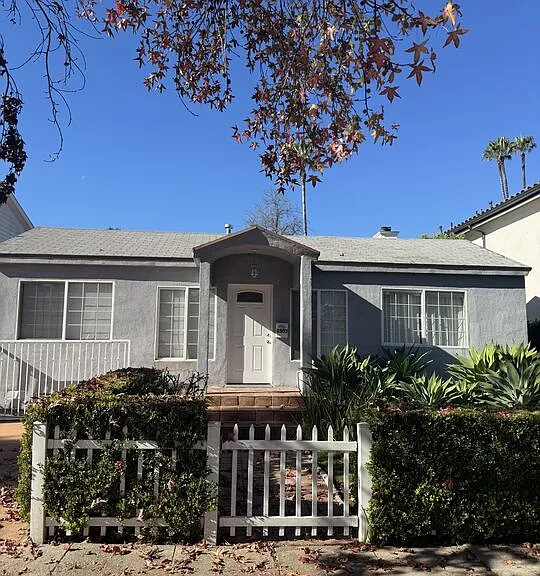 4503 Tobias Ave — Photo 2