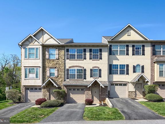 3rd image of 110 Valley Dr #110