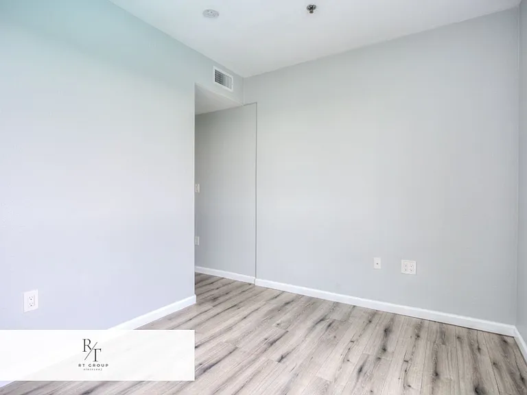 580 W Main St #302 — Photo 29
