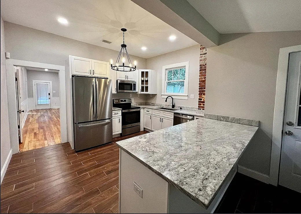 209 S Fulton St - 1 — Photo 4