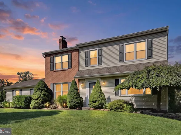 60 Falcon Ct, Gilbertsville, PA 19525