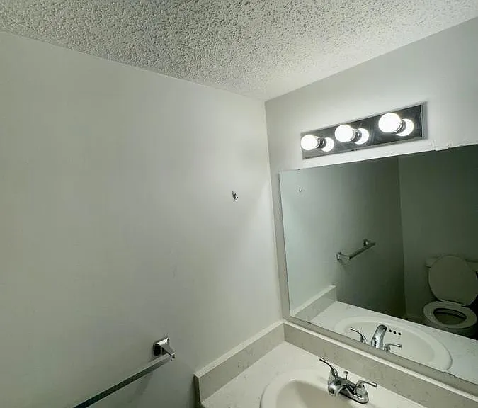 1722 Saint Charles Pl — Photo 13