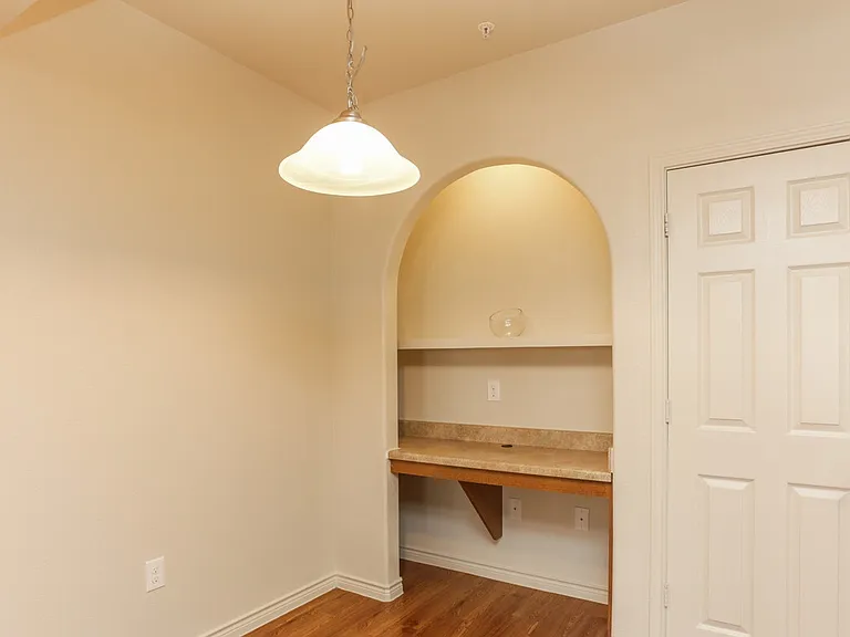 Woodlawn Ranch Apartments — Photo 8